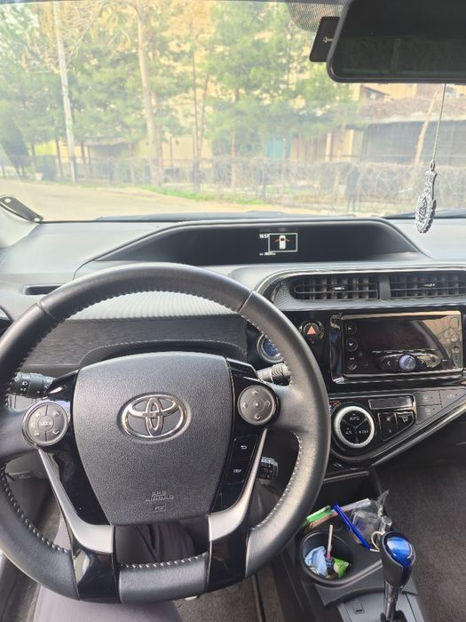Tayota PriusC 2021 Hybrid SROCHNA Sotiladi!
39.000km yurgan 
K
