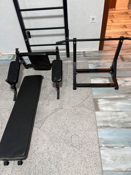 Мултифункционална фитнес стойка за набиране, черна