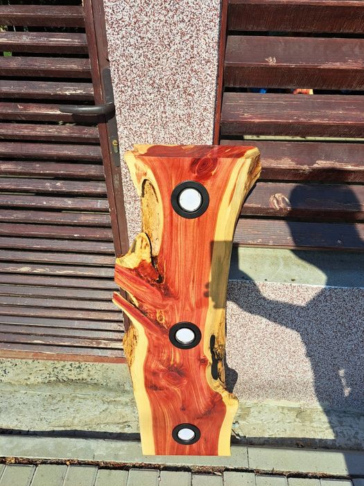 Lustre rustice din lemn masiv