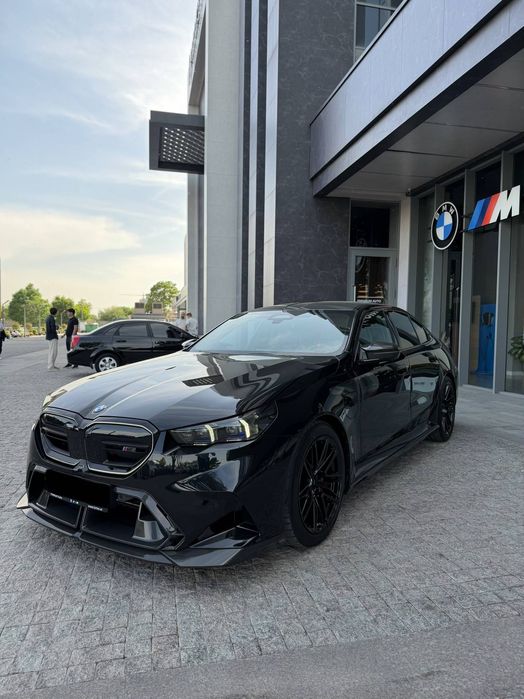Продам BMW M5 G90