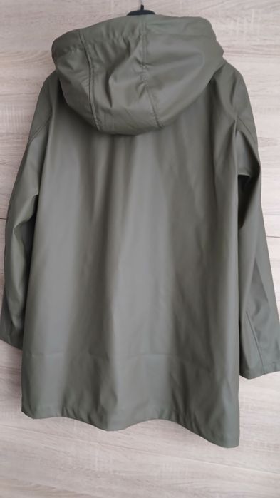 Pelerina ploaie noua