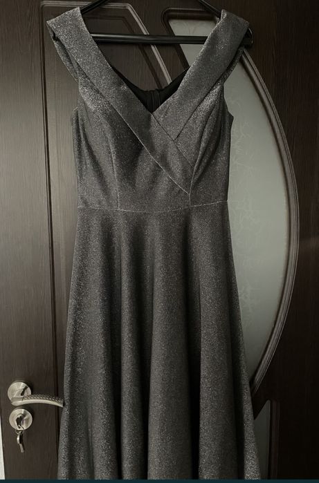 Официална рокля