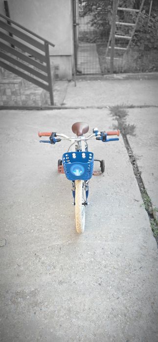 Vând bicicleta BTWIN preț 350 lei.