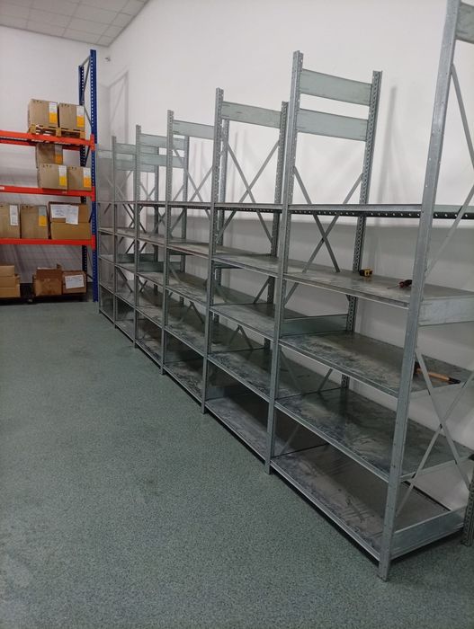 Rafturi metalice pentru depozitare manuala și arhiva