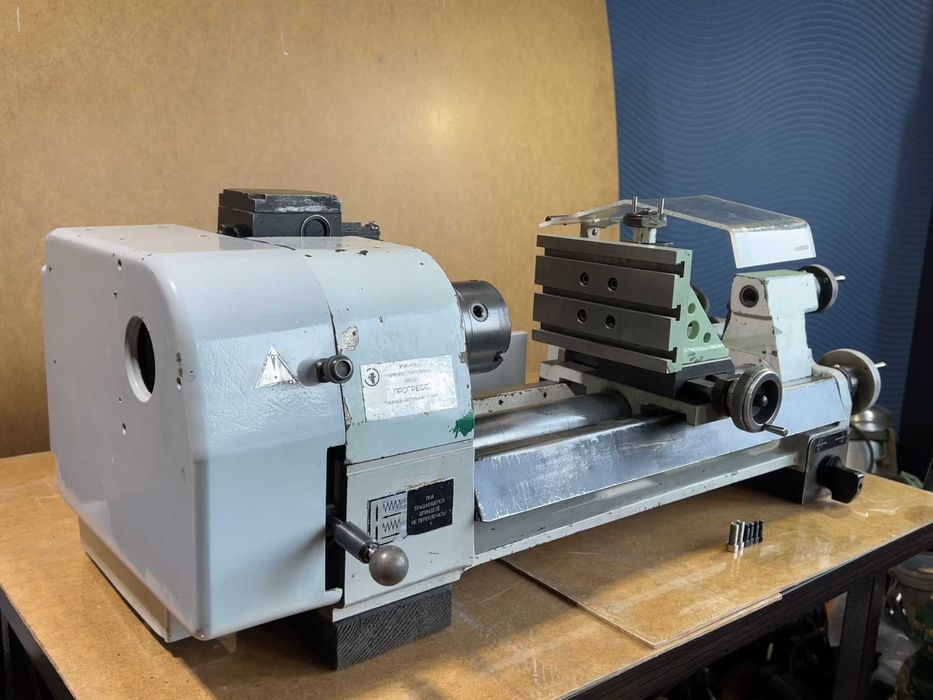 Токарный станок ТН-1