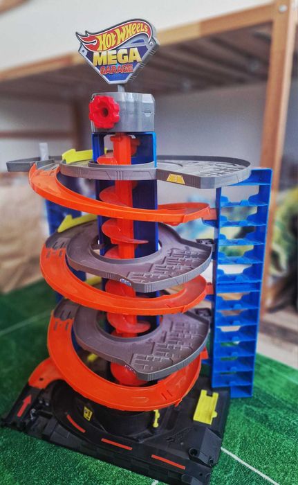 Hot Wheels Mega Garage