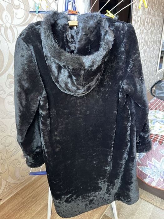Продам шубу мутон. Новая. 54 размер.