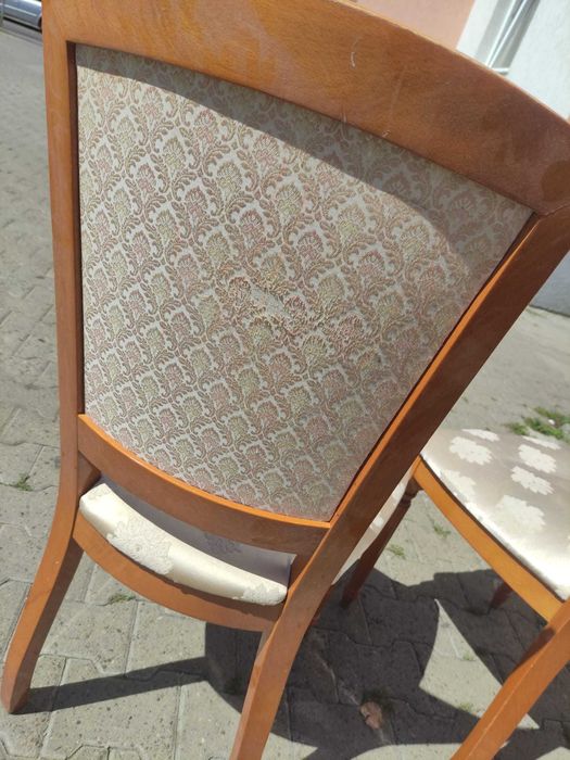 4 scaune lemn cires lacuite tapiterie satin bej