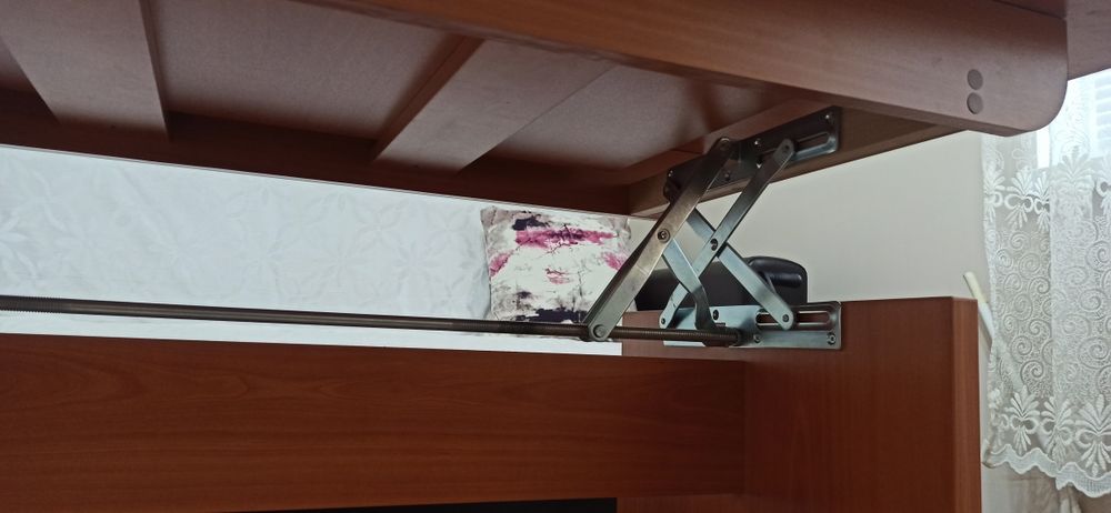 Холна маса с механизъм