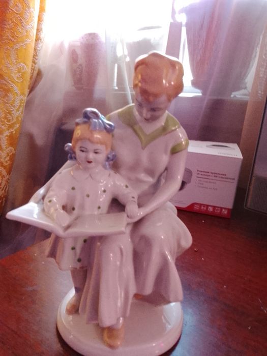 Статуэтка советского союза мама с девочкой