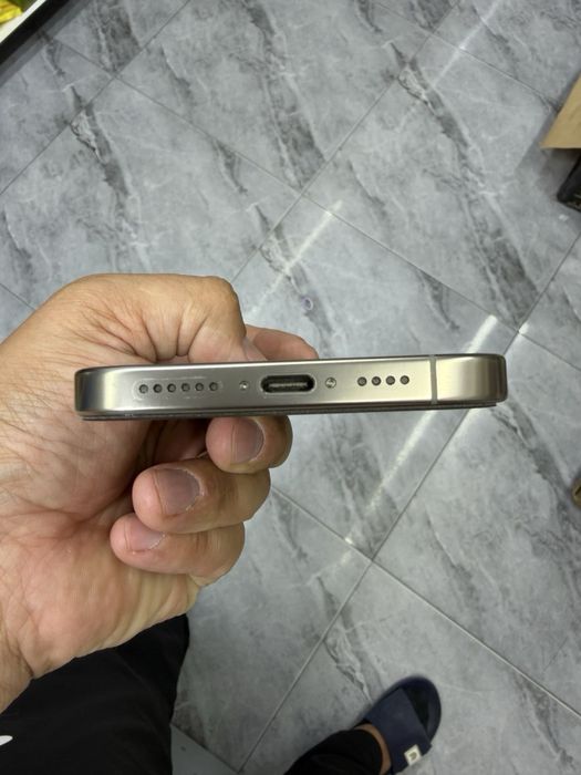 Iphone 16 pro Max Natural