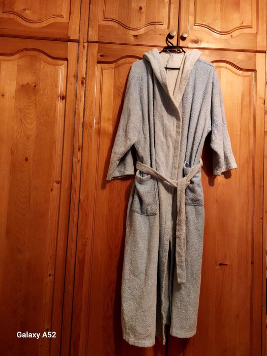 Продавам ретро  халати  за баня