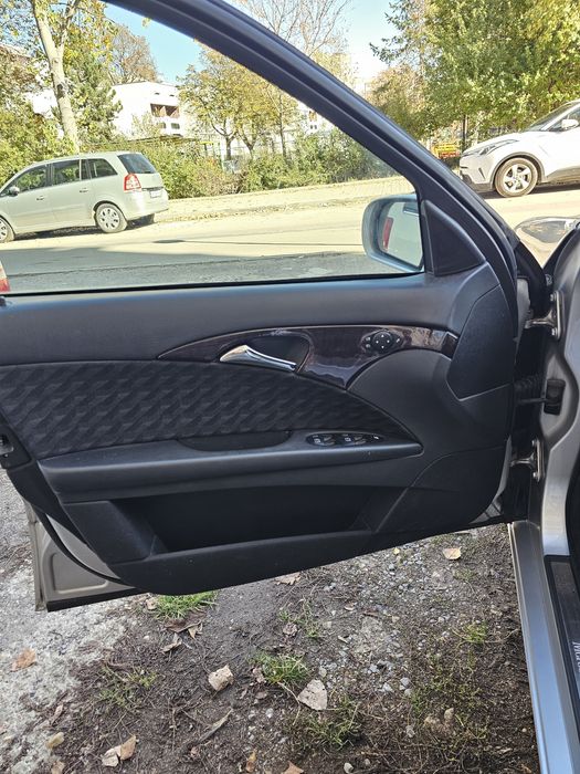 MERCEDES BENZ E CLASS 200 T Kompressor 200