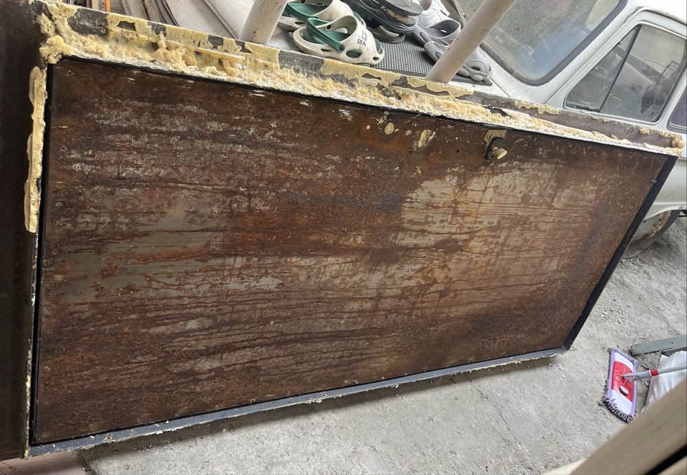 Дверь с Коробкой Б/У Металл