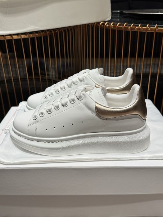 Alexander McQueen White/Gold Дамски Обувки 38EUR + Кутия