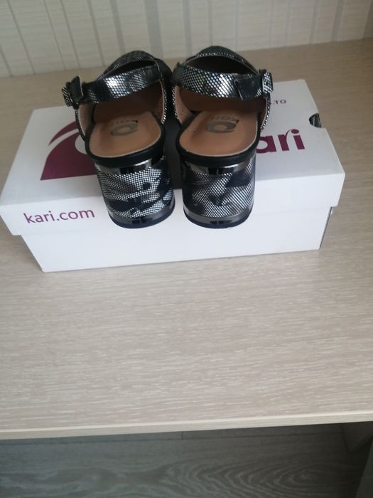 Кожаные летние босоножки