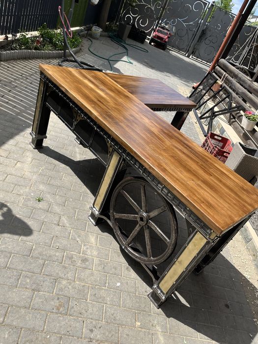 Birou industrial robust otel brut di lemn natural pe comanda.