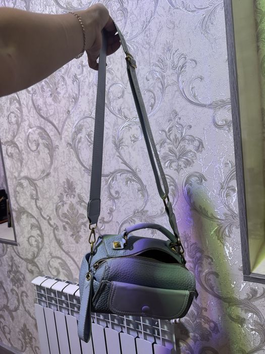 Ayollar sumkasi sotiladi