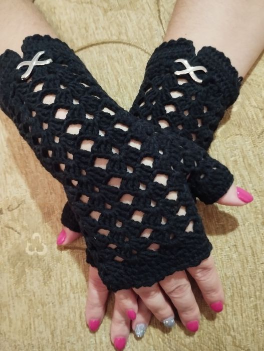 Дамски ръкавици без пръсти