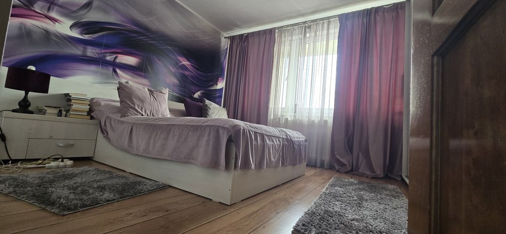 Vând apartament 2 camere - vis-a-vis de Poliție Petroșani