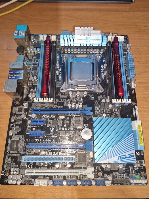 Kit placă de bază + procesor i7 + RAM