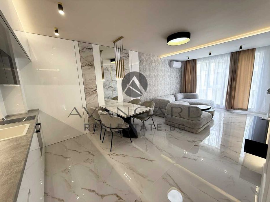 Продава се Тристаен апартамент в Пловдив, Остромила - 96 кв.м за 1190 €/кв.м - Снимка #2