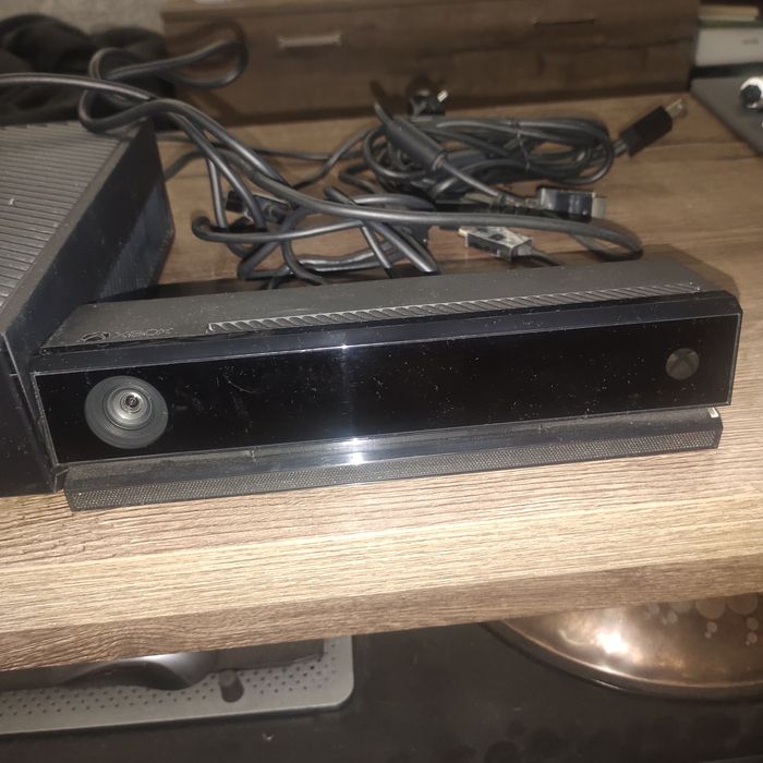 Xbox one 500gb full cp + kinect + 2 официальных диска