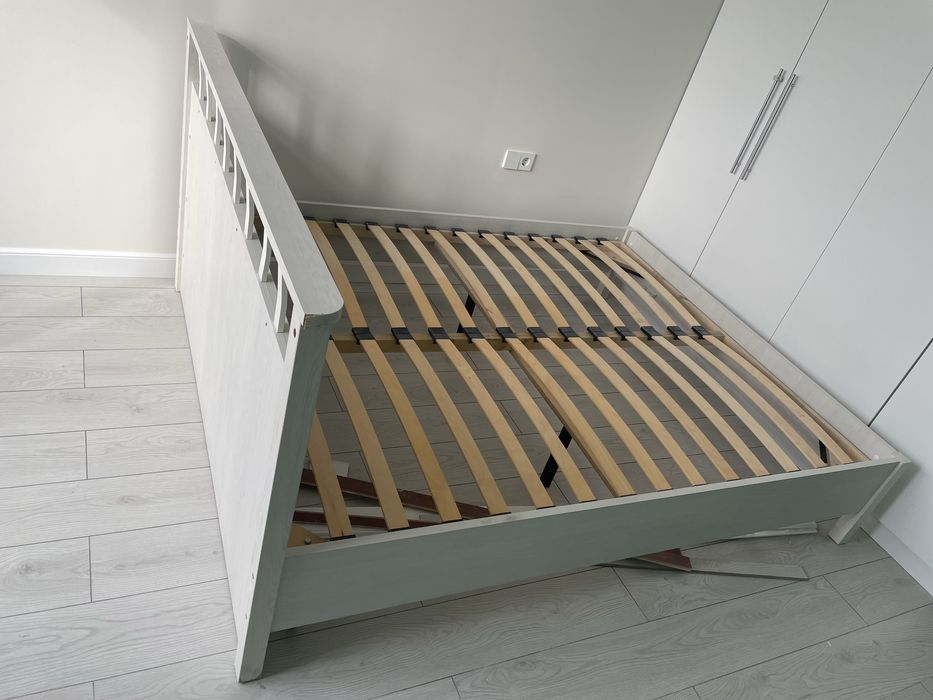 Продам кровать с матрасом