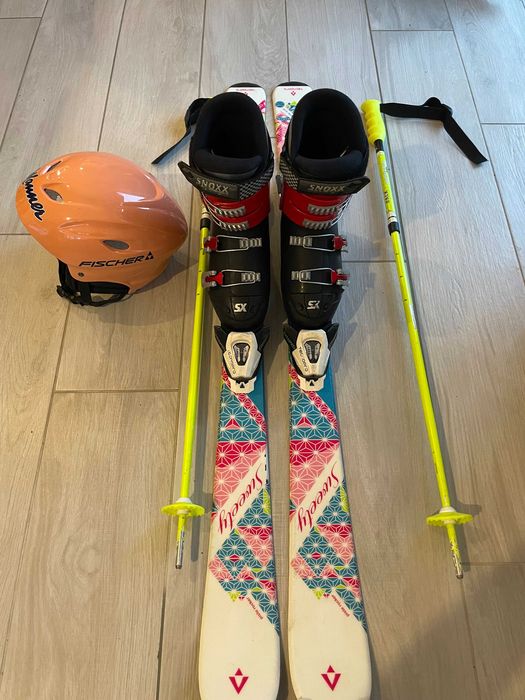 Set complet Schiuri 120 cm, bete, clapari 235 (36-37), casca copii XS