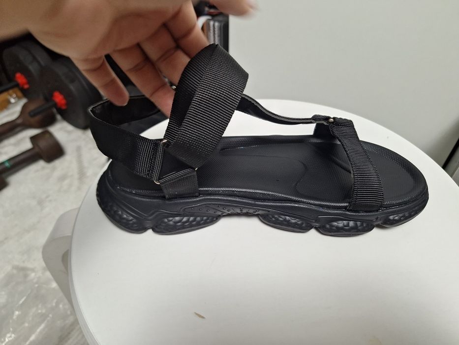 Сандали 37 размер .