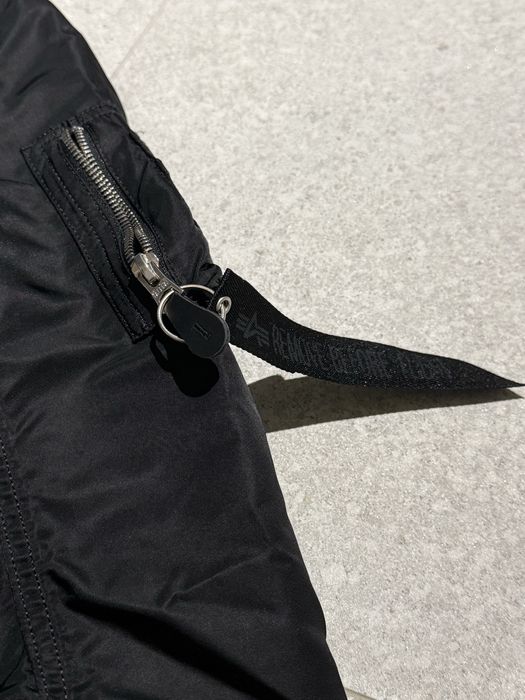 Alpha industry бомбър / яке S