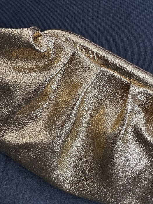 Нова златиста чанта естествена кожа