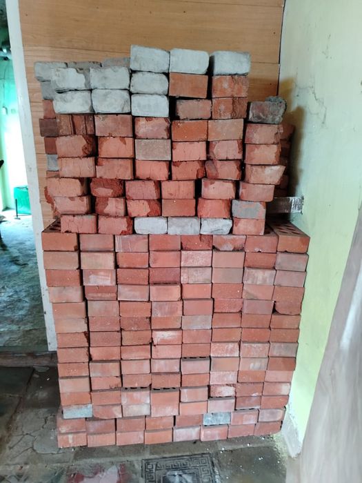 Продам кирпич красный 20 тенге