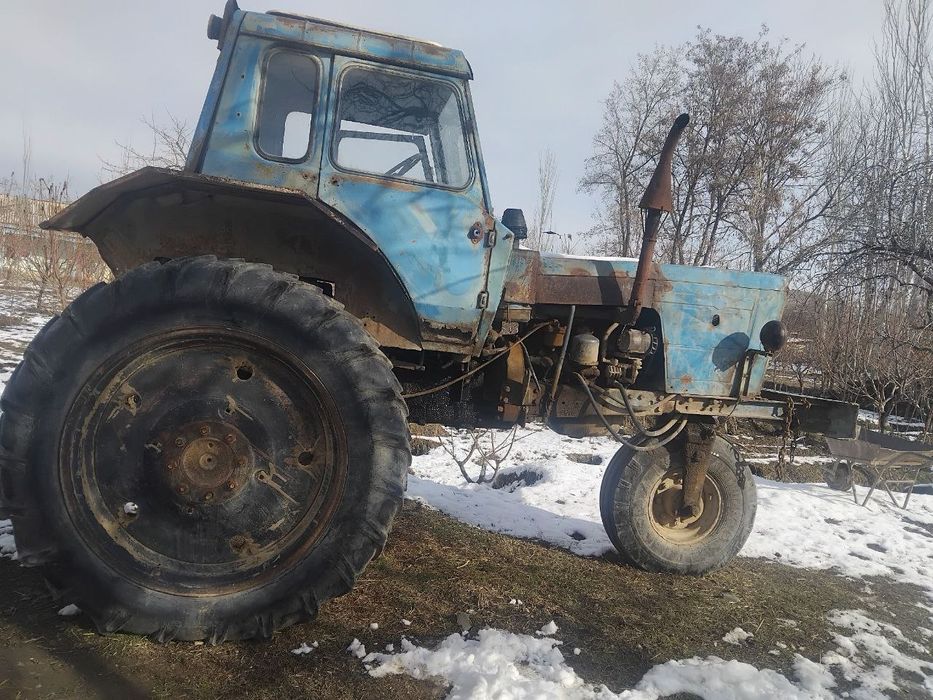Traktor sotiladi MPZ-80