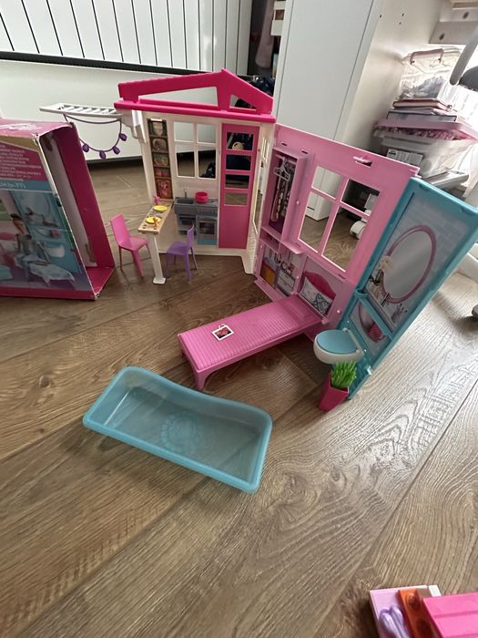 Къща Барби, Гардероб Барби, Къща за дом. любимец Барби
