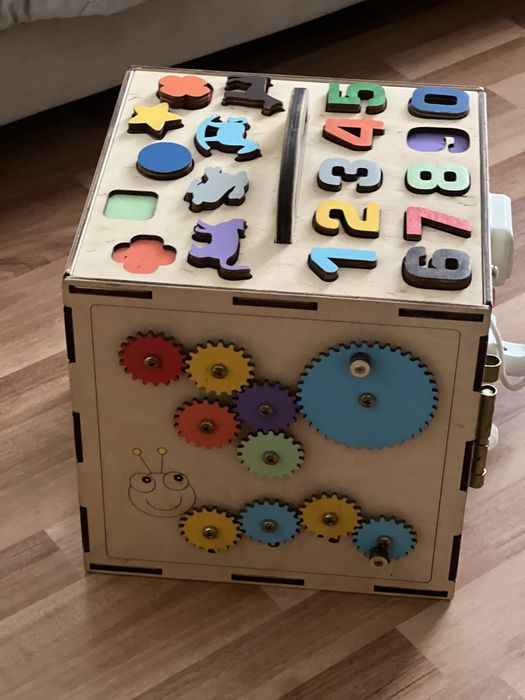 Бизи-куб для малышей