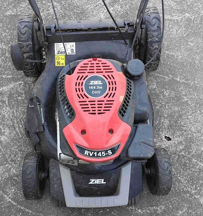 Бензинова косачка