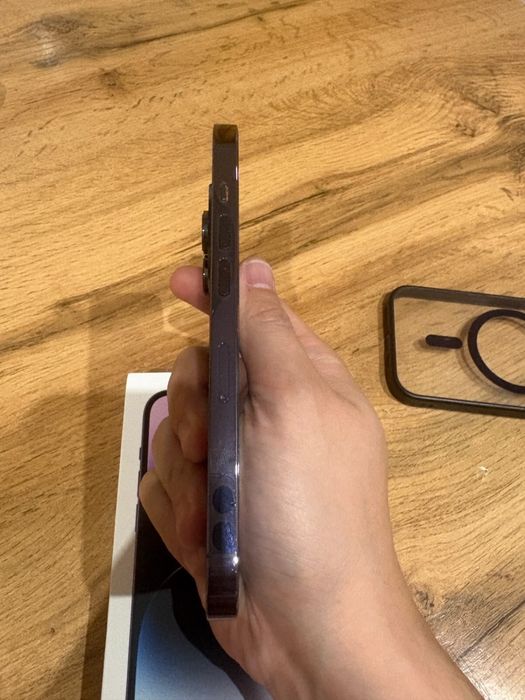 Продам Iphone 14 pro