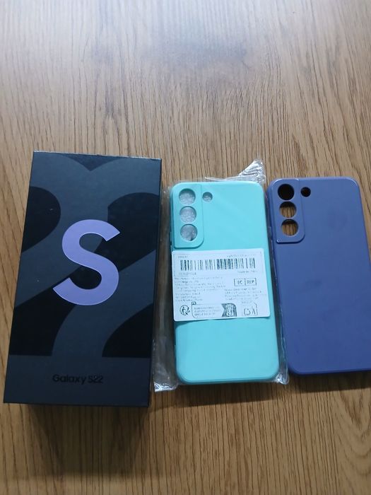 Samsung   S22...