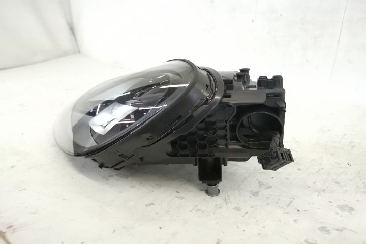 Ляв фар / Lqv far Оригинален Led В добро състояние Порше / Porsche Cay