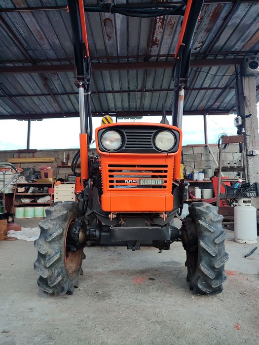 Kubota L2000 - легендарна здравина
