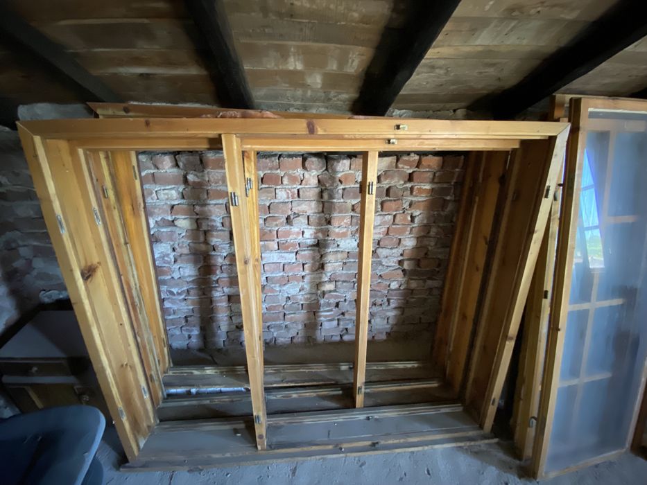 Продавам дограма от естествено дърво