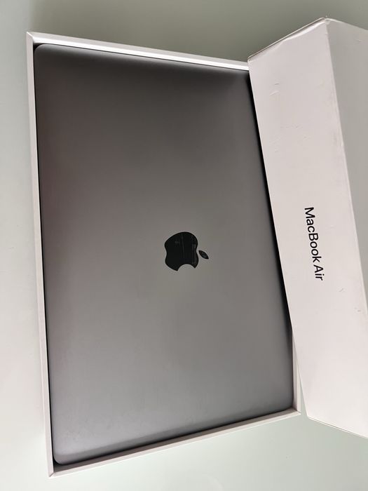 Apple MacBook Air 13-inch (2020) 13.3”
