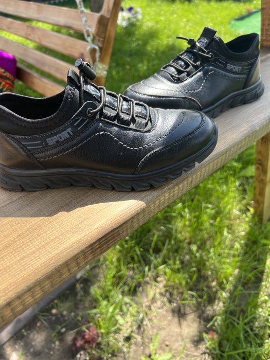 Продам туфли на мальчика!