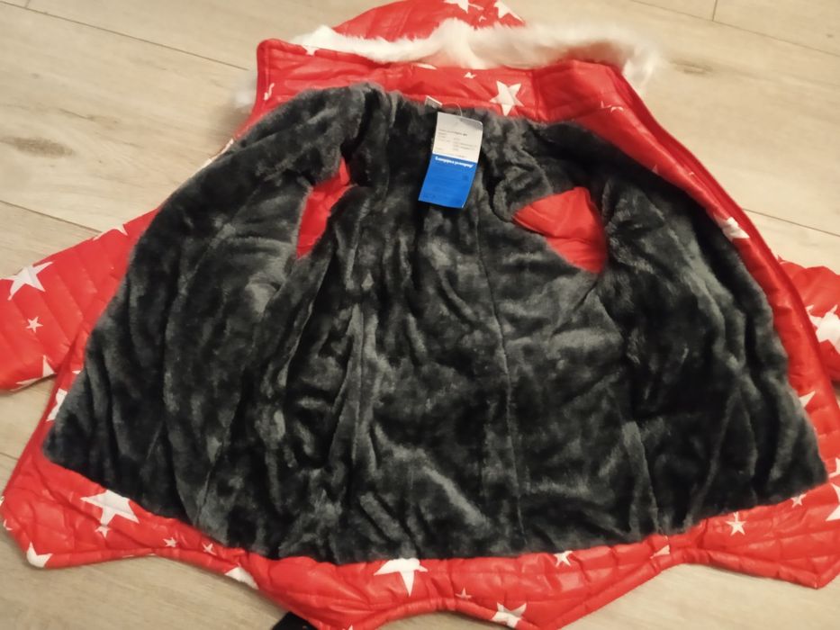 Утепленеая куртка  на девочку р.36