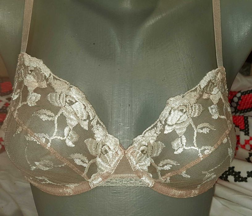 Сутиени:YvesSaintLaurent,Palmers, Triumph...