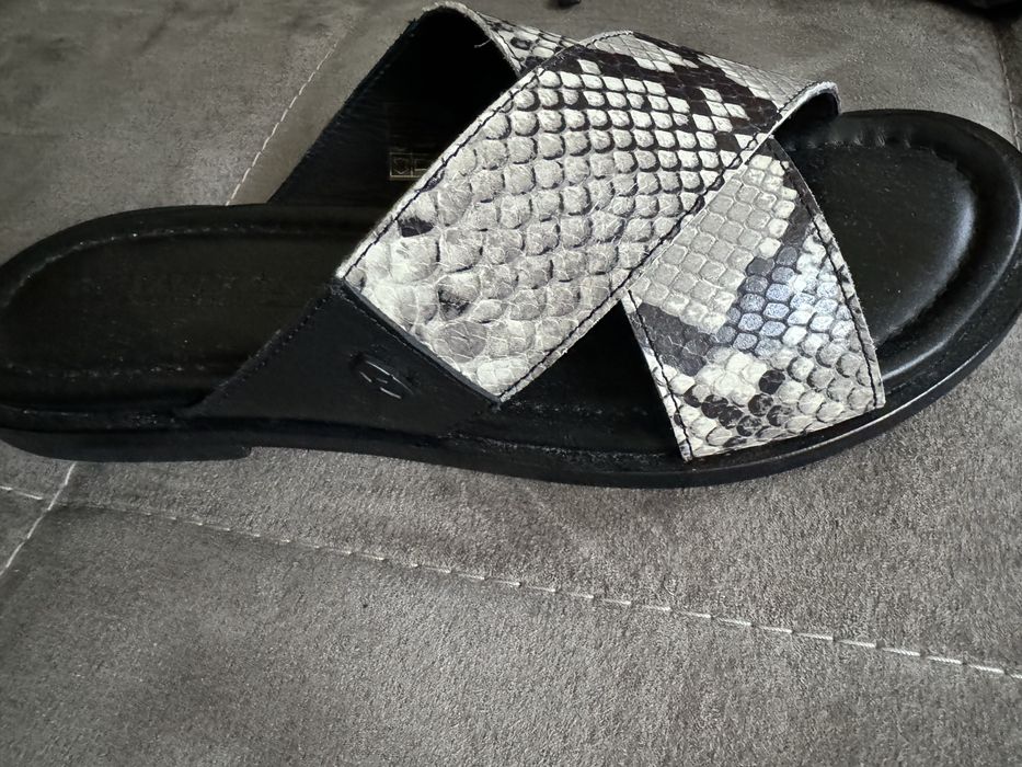 Papuci slapi din piele Italia