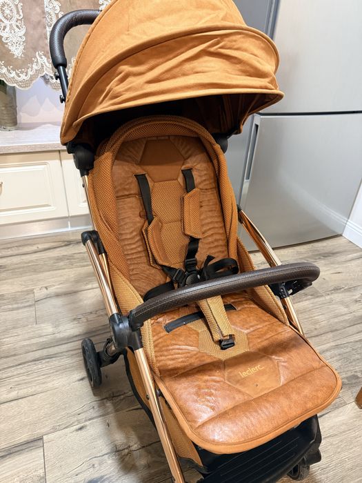 Vând cărut sport Leclerc putin folosit