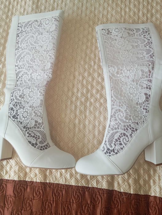 Ажурные сапожки.