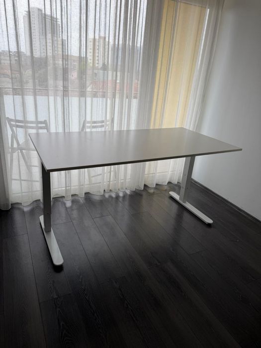 Masă extensibilă albă JYSK – stare foarte bună